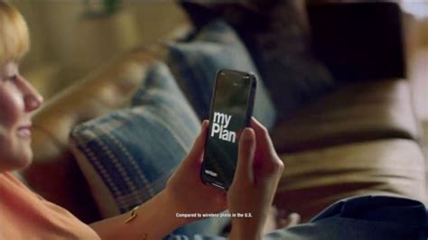 Verizon myPlan TV Spot, 'Sadie: iPhone 14 Pro' Song by Bomba Estéreo