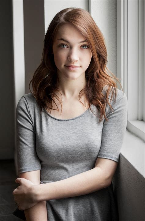 Violett Beane photo