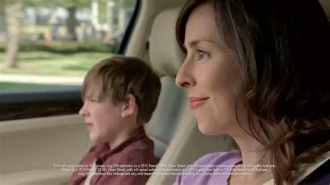 Volkswagen Passat TDI TV Spot, 'Mom' Song by Waylon Jennings featuring Griffin Dyal