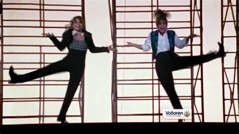 Voltaren TV Spot, 'El placer de moverse' con Paula Abdul featuring Paula Abdul