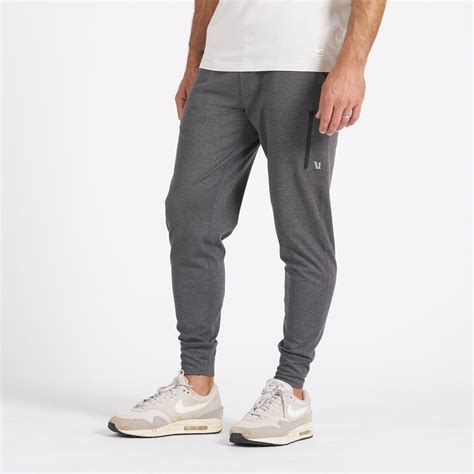 Vuori Sunday Performance Jogger logo