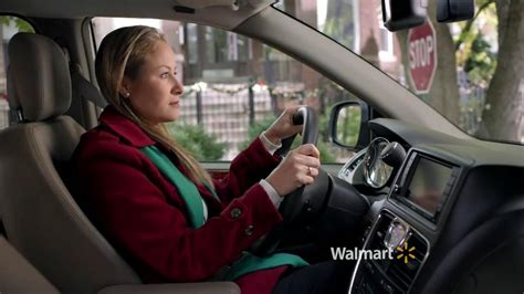 Walmart TV Spot, 'Black Friday: Alegría' featuring Amanda Lauren Compton