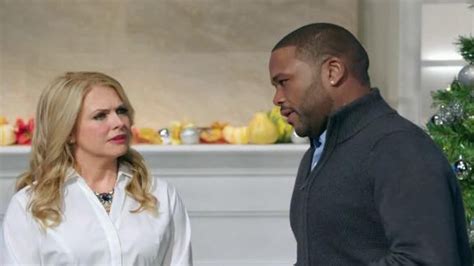 Walmart TV commercial - Gift List Feat. Anthony Anderson and Melissa Joan Hart