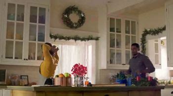 Walmart TV Spot, 'Nail This Year’s Christmas Meal' Song by Carl Carlton