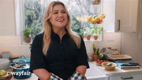 Wayfair TV Spot, 'Dysfunctional Kitchen' Featuring Kelly Clarkson featuring Kelly Clarkson