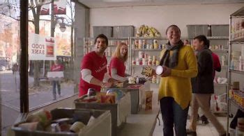 Wells Fargo TV Spot, 'Temporada de dar' created for Wells Fargo