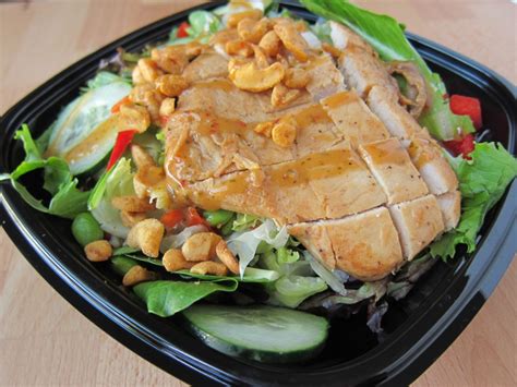Wendy's Asian Cashew Chicken Salad