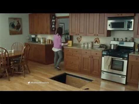 Wheat Thins TV Spot, 'Trap Door'