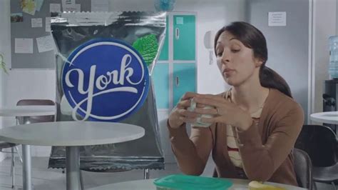 YORK Peppermint Pattie TV Spot, 'Tammy: York Mode: YORK THiNS'