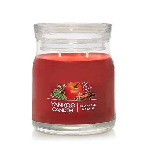 Yankee Candle Red Apple Wreath logo