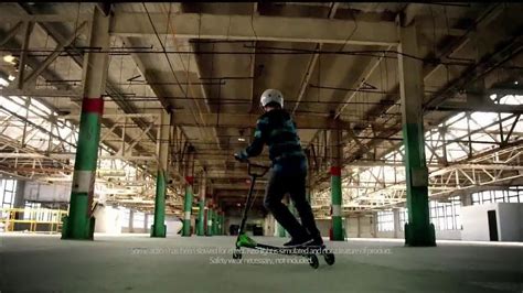 Yvolution Fliker Scooters TV Spot, 'Warehouse Tricks'